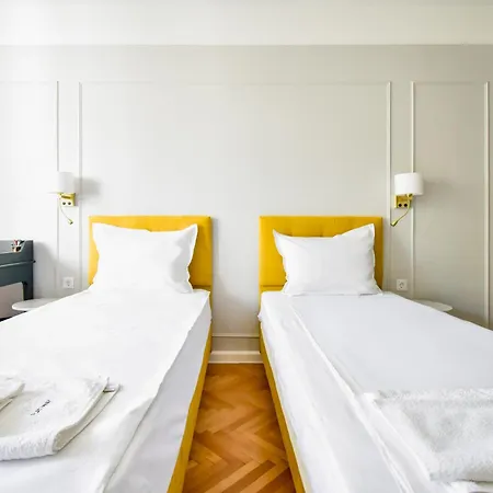 Stylish 2bd With Balcony & Desk Near Vitosha Blvd 公寓 *