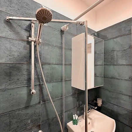 Stylish 2bd With Balcony & Desk Near Vitosha Blvd 公寓 *