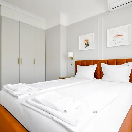 Stylish 2bd With Balcony & Desk Near Vitosha Blvd By Flat Mаnager Lägenhet