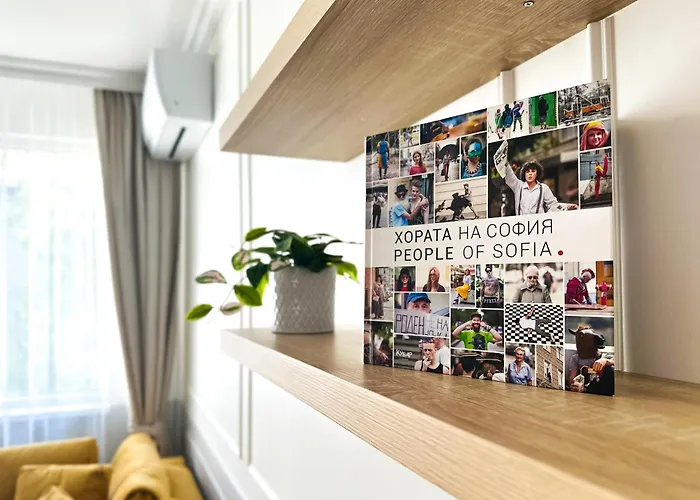 Stylish 2bd With Balcony & Desk Near Vitosha Blvd By Flat Mаnager アパート