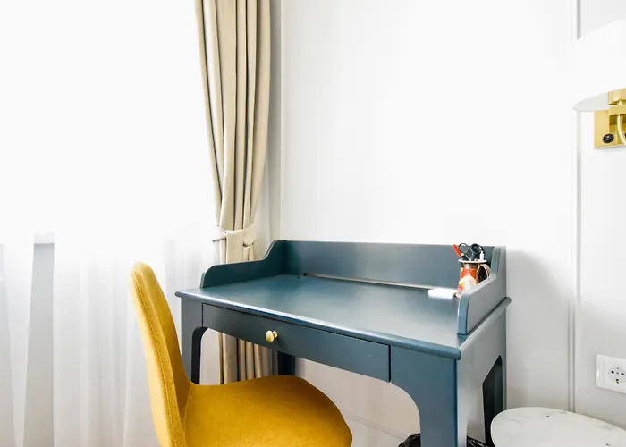 Stylish 2bd With Balcony & Desk Near Vitosha Blvd By Flat Mаnager *