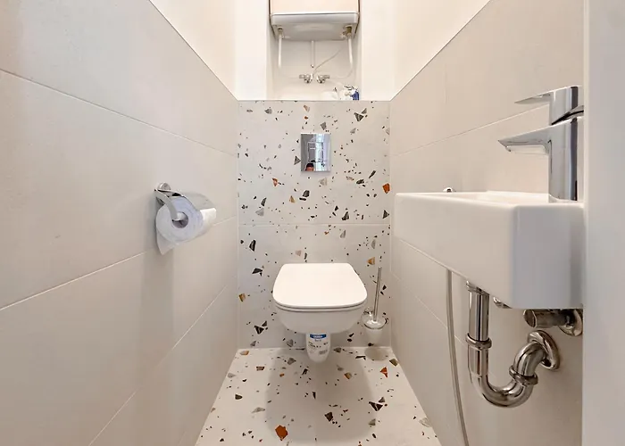 Stylish 2bd With Balcony & Desk Near Vitosha Blvd By Flat Mаnager アパート